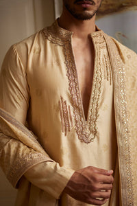 Buttercup Kurta With Dushala & Churidar