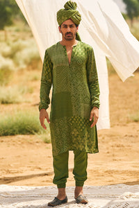Kacha Aam Bandhani Kurta With Joggers