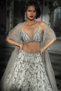 White Chandelier Lehnega Set