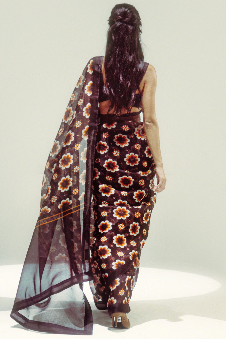 Retro Floral Brown Saree