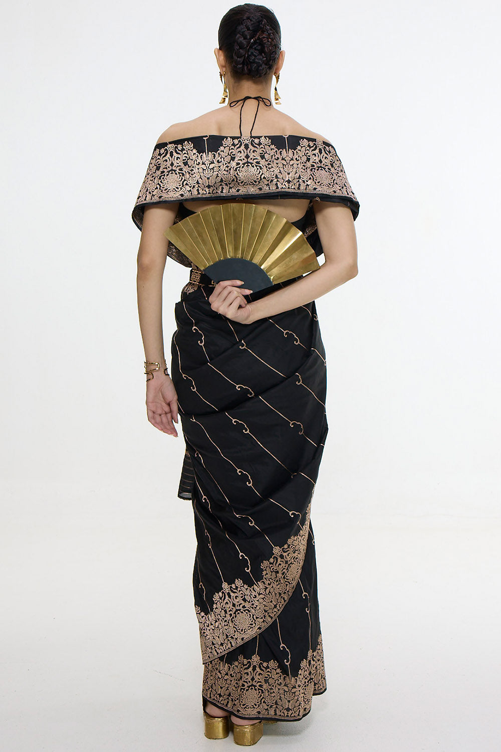 Handwoven Black Mashroo Silk Saree