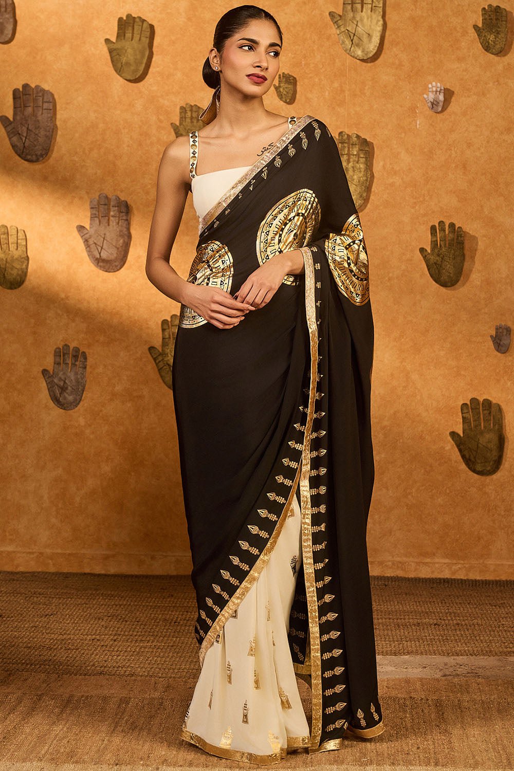 Black / White Moon Fish Saree