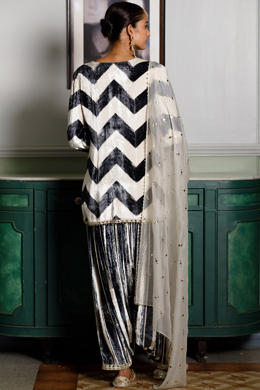 Asfi Black & White Embroidered Kurta Set