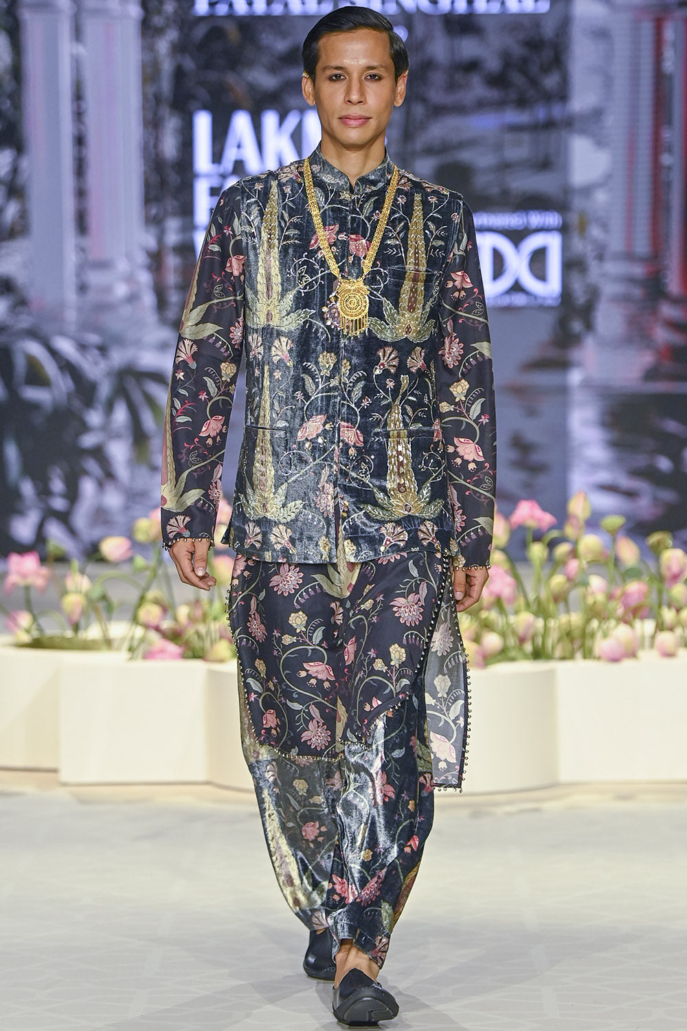 Black Forest Whisper Bandi And Kurta With Patiala Salwar