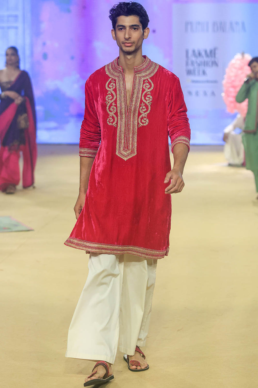 Gulabi Gulaal Kurta Set