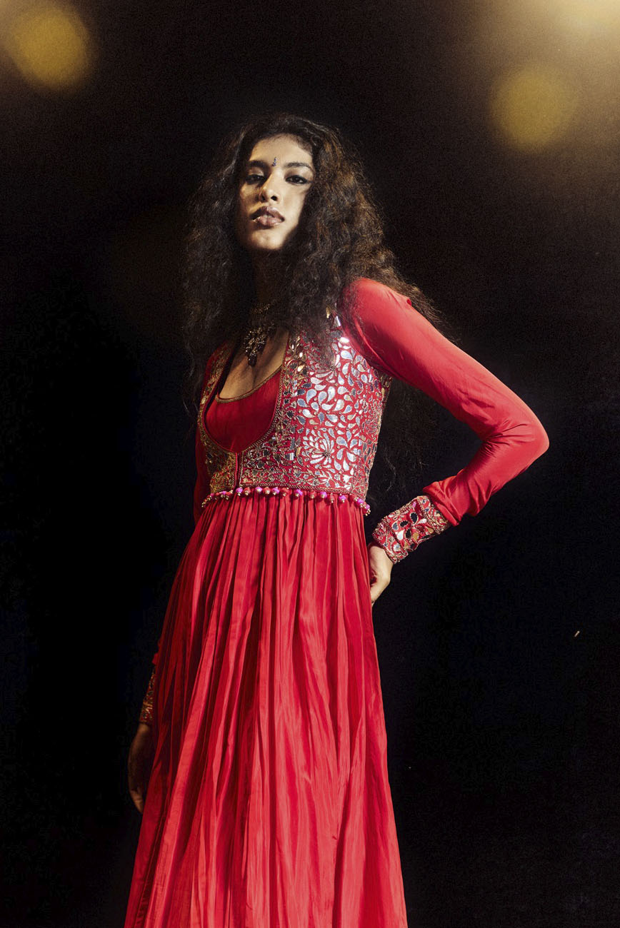 Surkh Laal Anarkal Koti Set